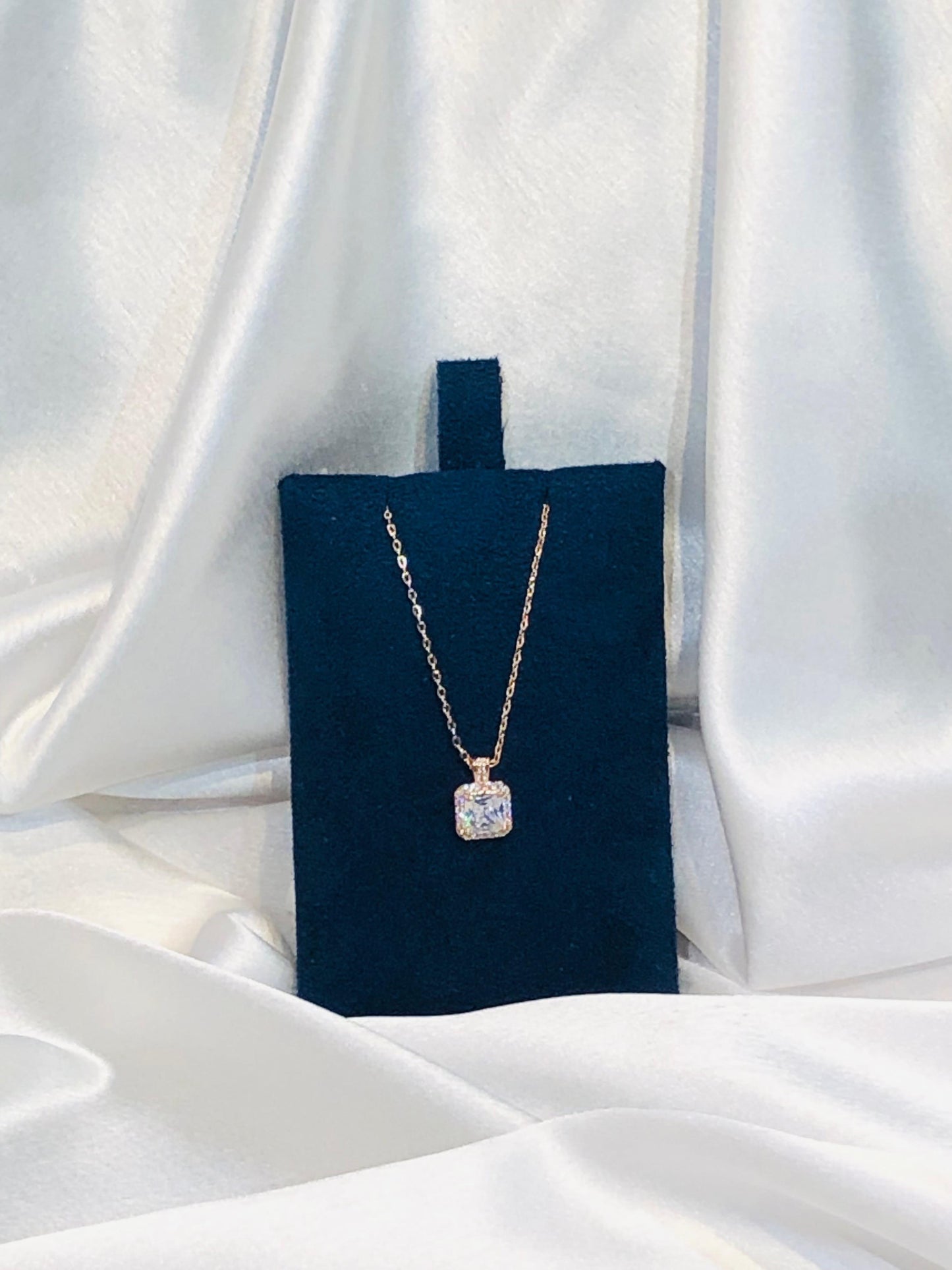 anti tarnish pendant necklace