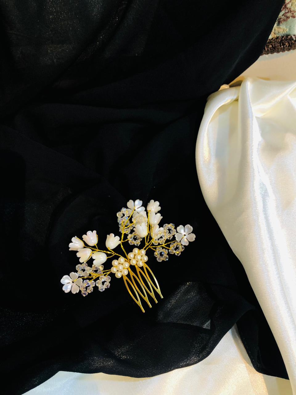 White flower hair accessories