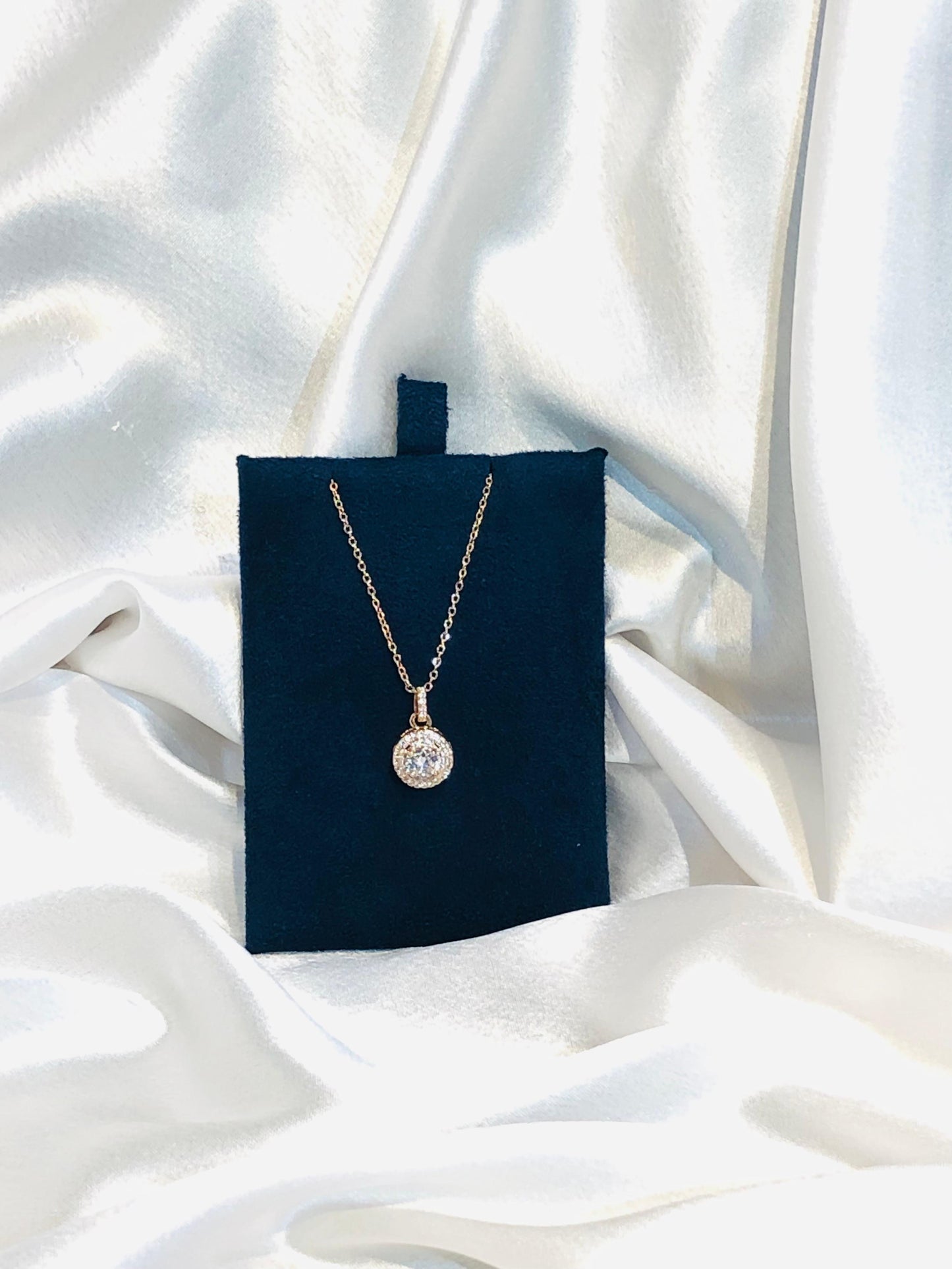 Anti tarnish stone necklace