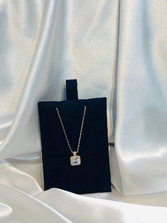 anti tarnish pendant necklace