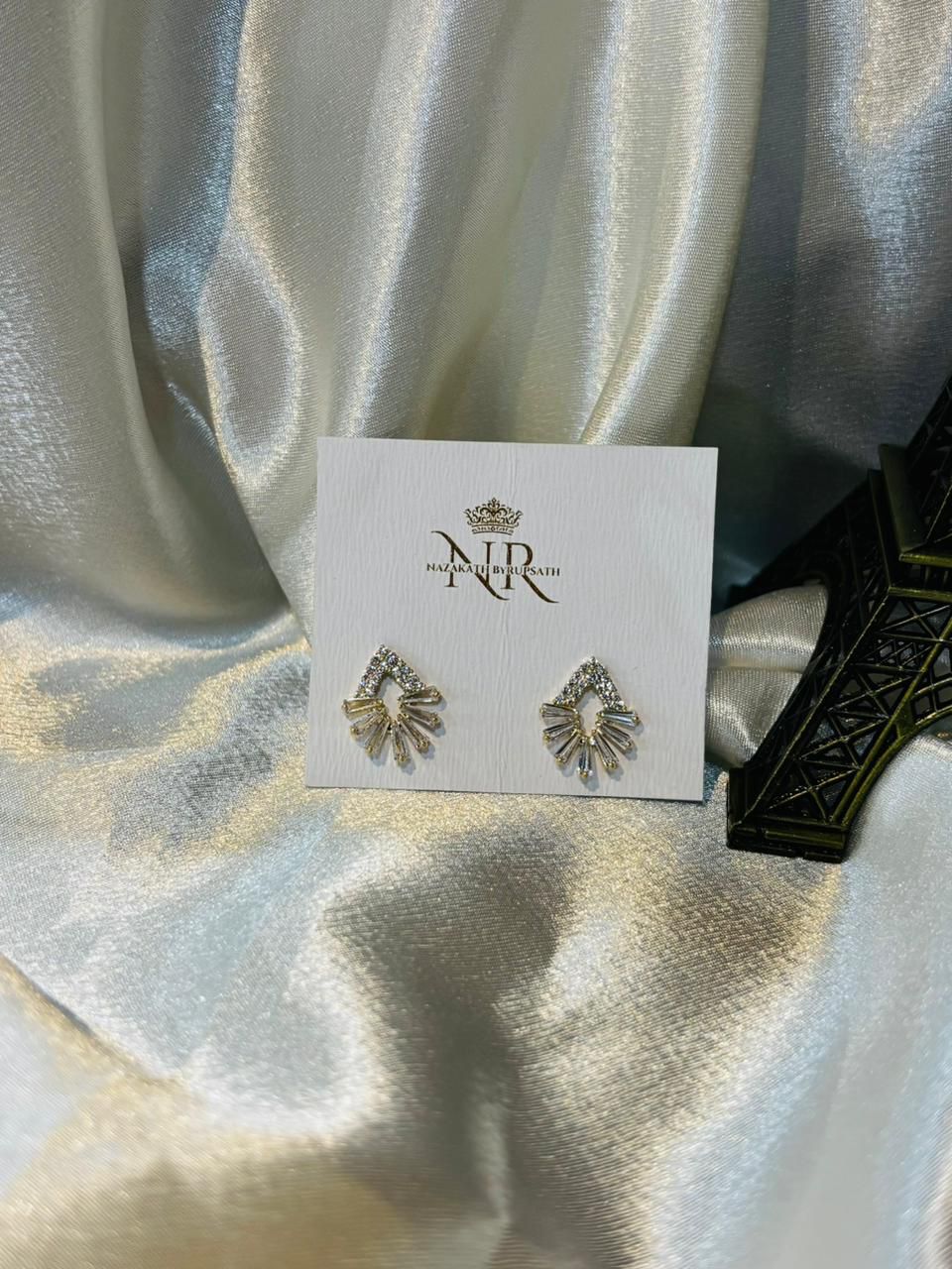 anti tarnish dazzle earring