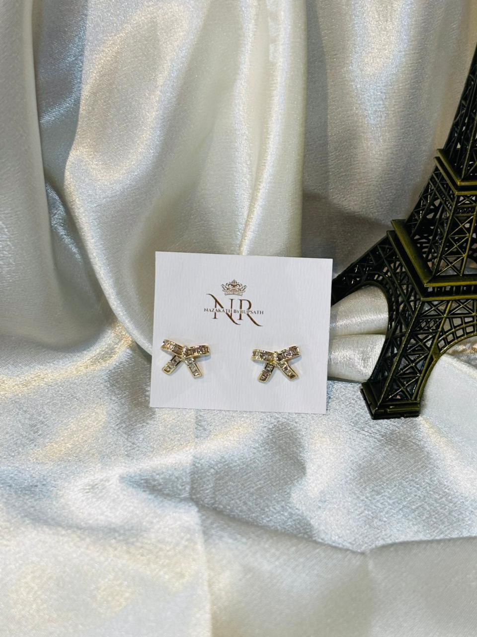 anti tarnish bow stud earring