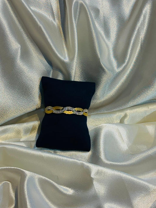 anti tarnish stylish bracelet